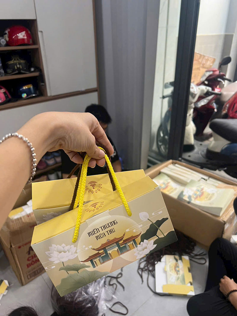 In hộp bánh trung thu tại xưởng In Hòa Hiệp