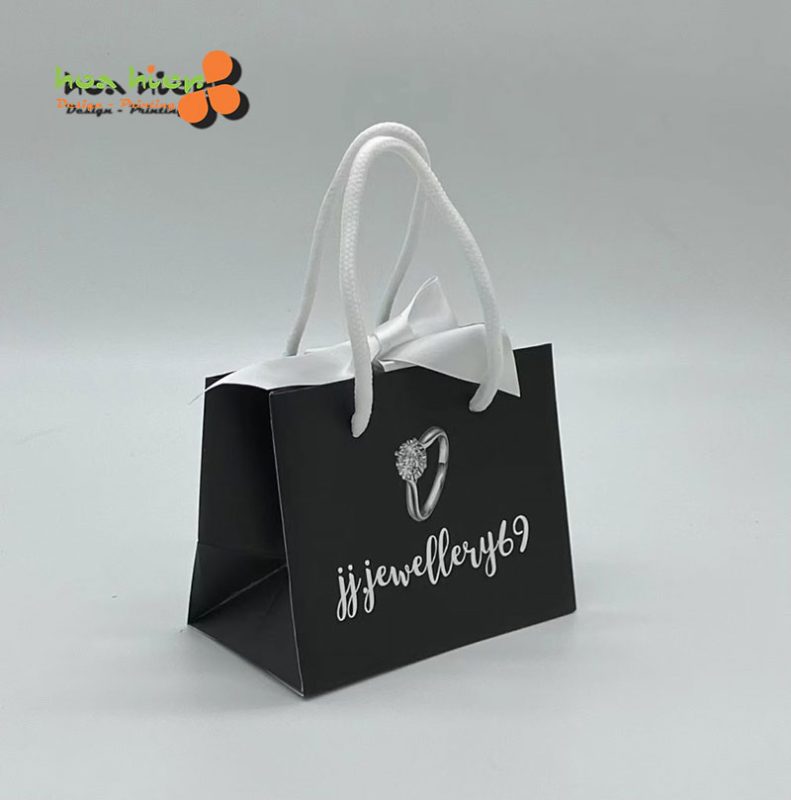 Túi giấy đựng nữ trang – nhỏ gọn, sang trọng, thiết kế theo yêu cầu